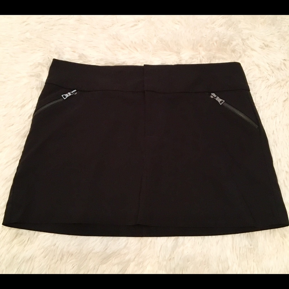 Guess Black Stretch Zipper Skirt -Size 31